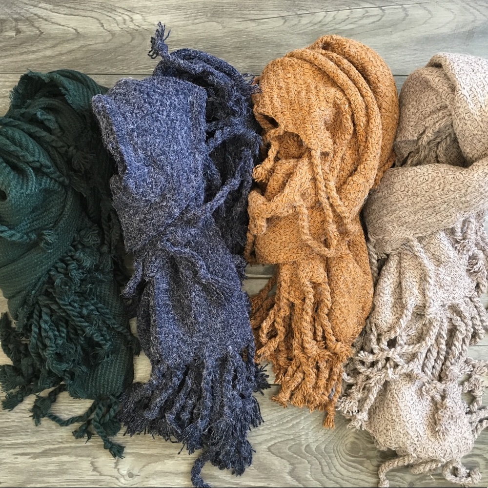 Chunky Oversized Tasseled Blanket Scarf